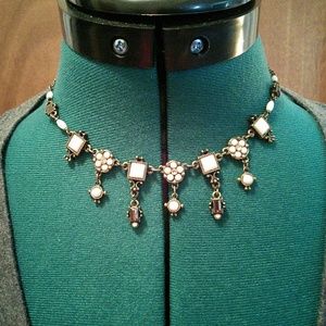 Summer Sale ☀️ Vintage inspired floral necklace💮